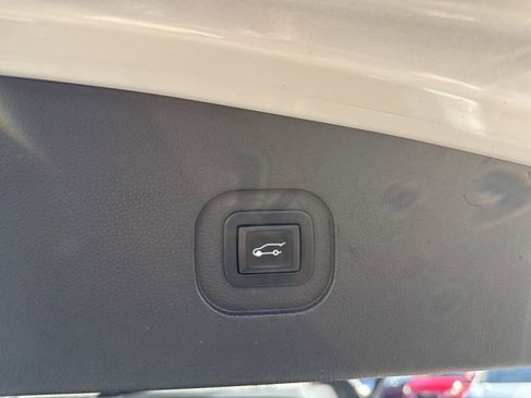 Used 2010 GMC Terrain SLT image 11