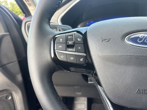 Certified 2022 Ford Escape Titanium image 28