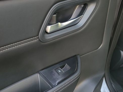 Used 2023 Nissan Rogue SL w/ SL Premium Package image 12