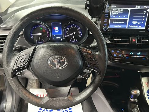 Used 2021 Toyota C-HR LE image 19