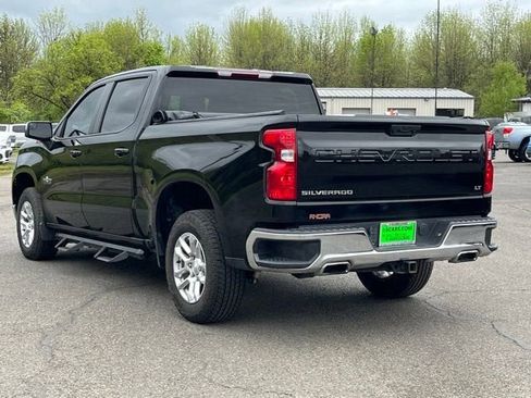 Used 2022 Chevrolet Silverado 1500 LT w/ Z71 Off-Road Package AWD/4WD image 9