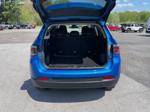 Used 2022 Jeep Compass Latitude w/ Convenience Group AWD/4WD image 8