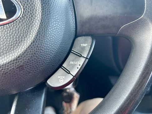 Used 2016 Kia Soul FWD image 16