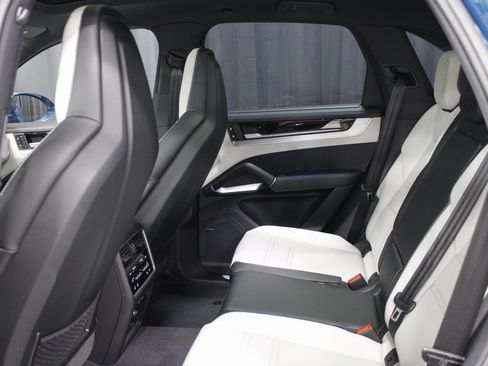 New 2026 Porsche Cayenne S image 21