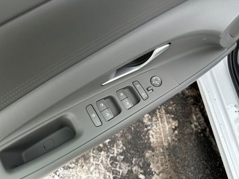 Certified 2025 Hyundai Elantra Blue image 11