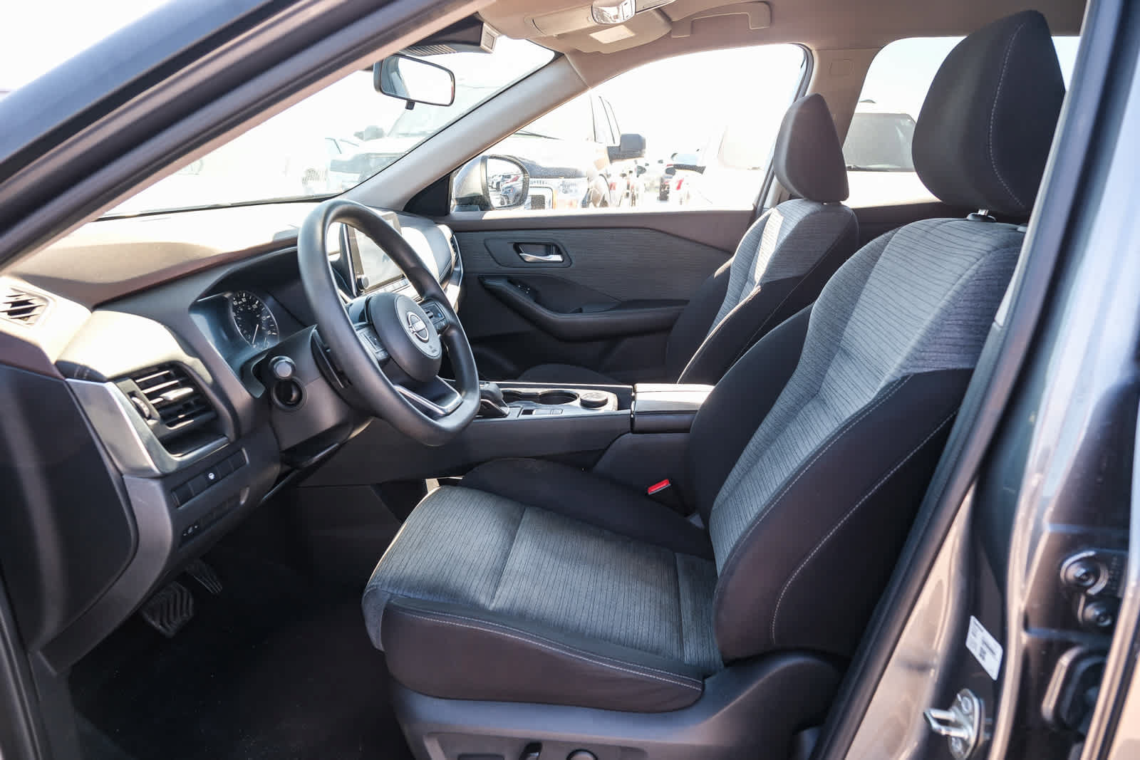 Used 2023 Nissan Rogue SV AWD/4WD image 20