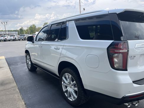 Used 2021 Chevrolet Tahoe High Country w/ Premium Package AWD/4WD image 7