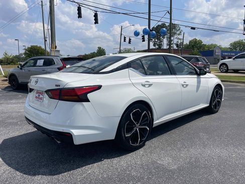 Used 2025 Nissan Altima 2.5 SR FWD image 4