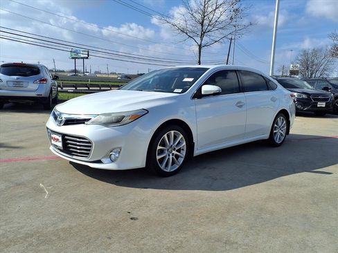 Used 2013 Toyota Avalon Limited image 3