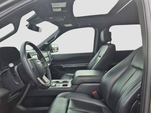 Used 2021 Ford Expedition XLT image 7