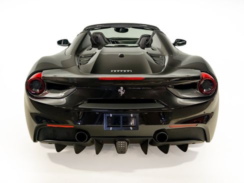 Used 2018 Ferrari 488 Spider RWD image 17