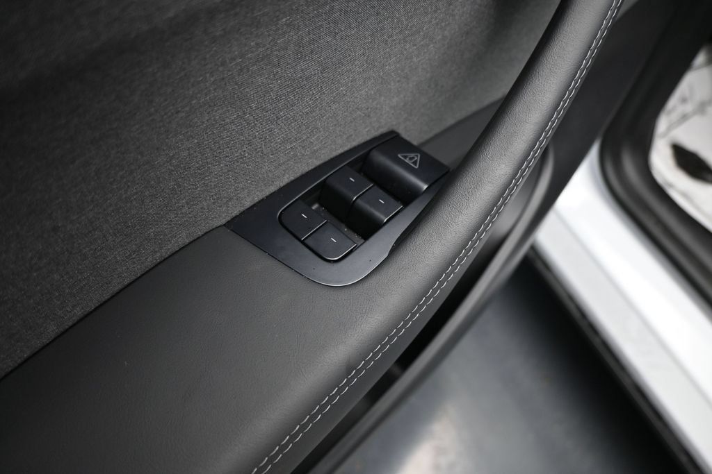 Used 2026 Tesla Model Y 2WD image 11