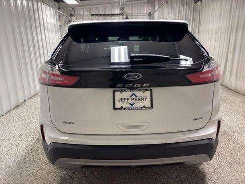 Used 2022 Ford Edge SEL image 5