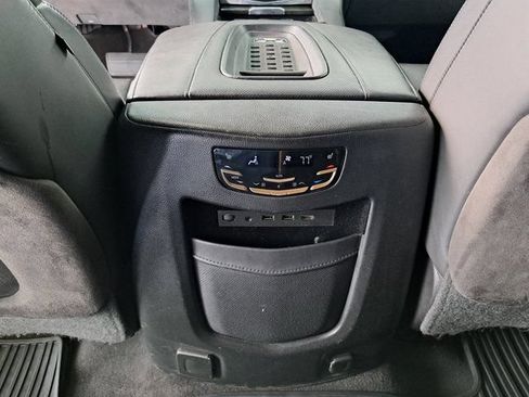 Used 2017 Cadillac Escalade ESV Platinum AWD/4WD image 29