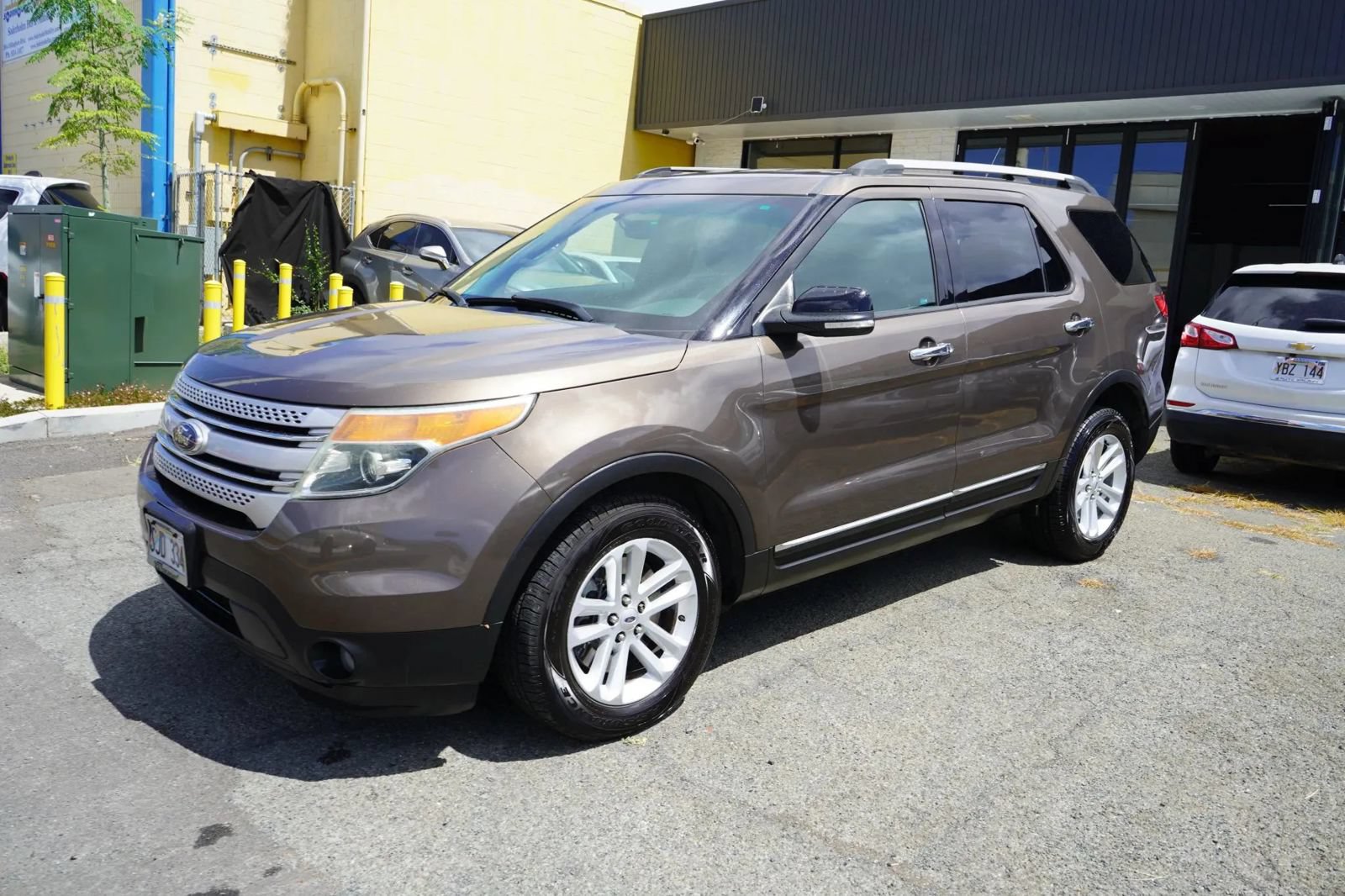 Used 2015 Ford Explorer XLT w/ Equipment Group 202A AWD/4WD image 4
