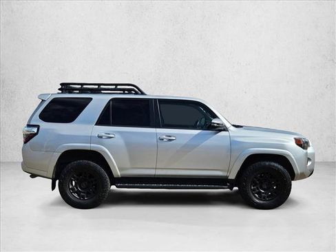 Used 2022 Toyota 4Runner SR5 Premium AWD/4WD image 4