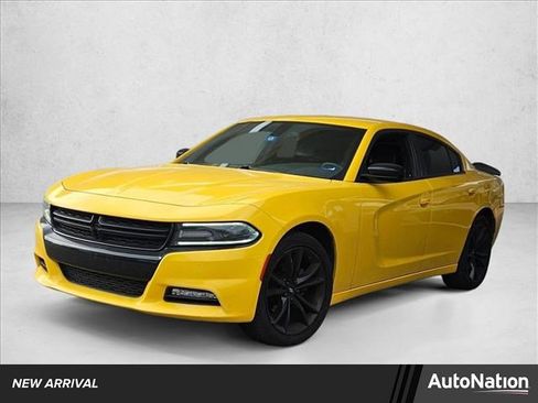Used 2017 Dodge Charger SXT w/ Plus Group image 1
