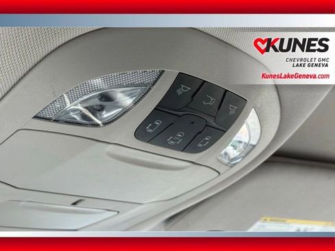 Used 2024 Chrysler Pacifica Touring-L FWD image 37