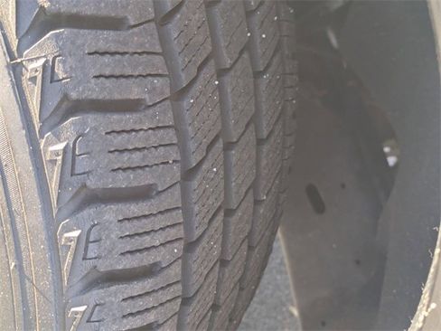 Used 2024 Jeep Wagoneer L Series II w/ Flexible Seating Group image 9