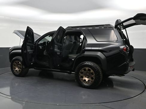 Used 2025 Toyota 4Runner Trailhunter AWD/4WD image 30