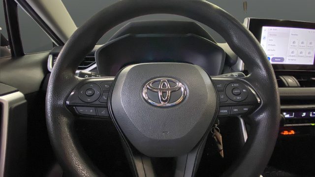 Used 2023 Toyota RAV4 LE AWD/4WD image 15