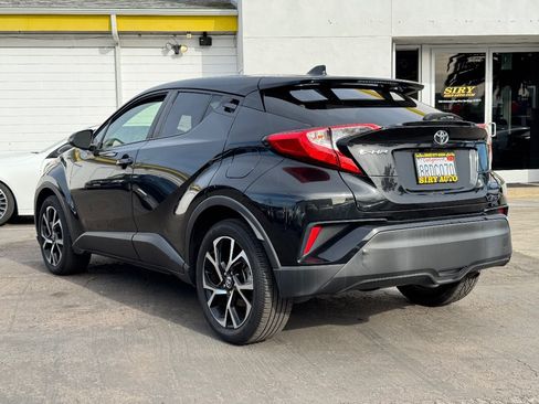 Used 2020 Toyota C-HR XLE FWD image 8