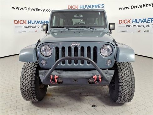 Used 2015 Jeep Wrangler Unlimited Sahara image 2