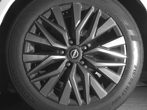 Used 2025 Nissan Altima 2.5 SV image 14