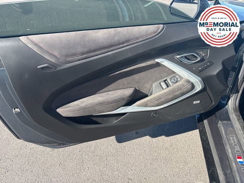 Used 2021 Chevrolet Camaro ZL1 RWD image 4