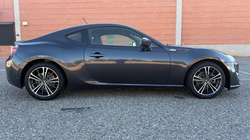 Used 2014 Scion FR-S RWD image 5
