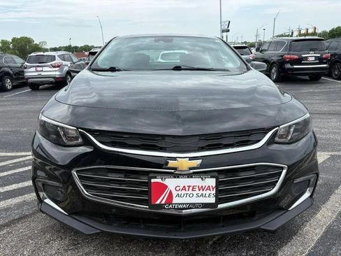 Used 2018 Chevrolet Malibu Premier w/ Premier Sun and Wheel Package FWD image 8