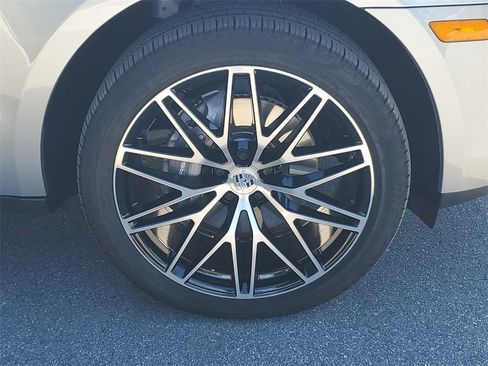 Used 2025 Porsche Macan image 14