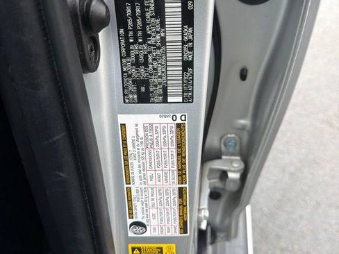 Used 2018 Toyota 4Runner SR5 AWD/4WD image 50