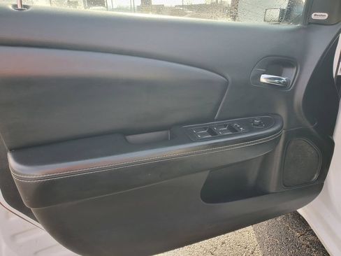 Used 2013 Chrysler 200 Limited FWD image 7