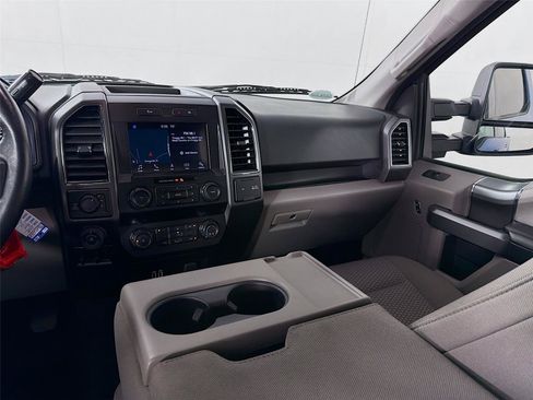 Used 2019 Ford F150 XLT w/ Equipment Group 302A Luxury AWD/4WD image 28