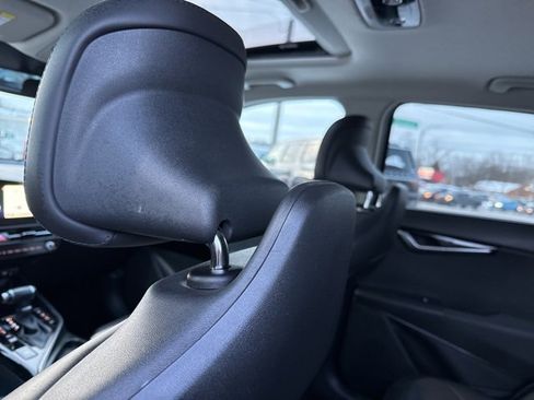 Used 2023 Kia Niro SX image 34