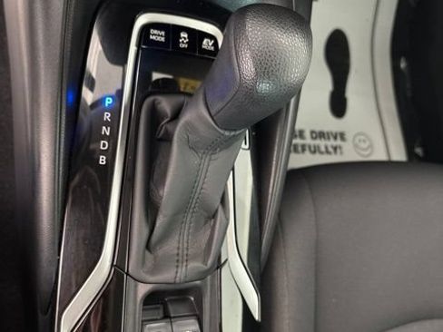 Used 2021 Toyota Corolla LE w/ Carpet Mat Package (TMS) FWD image 18