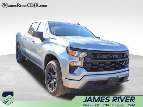 Used 2025 Chevrolet Silverado 1500 Custom w/ LPO, Dark Essentials Package AWD/4WD image 17