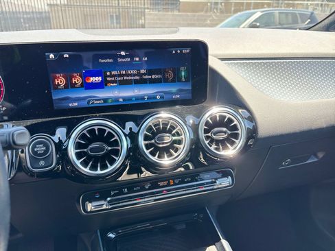 Used 2025 Mercedes-Benz GLA 250 image 17