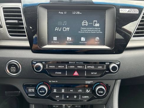 Used 2018 Kia Niro LX FWD image 10