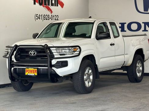 Used 2016 Toyota Tacoma SR image 7