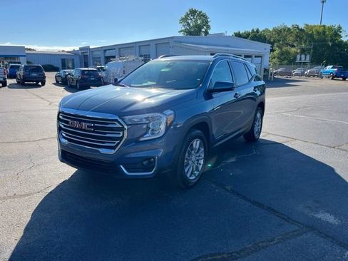 Used 2024 GMC Terrain SLT AWD/4WD image 35