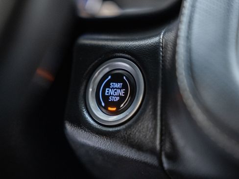 Used 2021 GMC Yukon SLT image 35