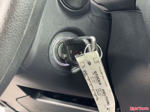 Certified 2025 Toyota RAV4 LE image 28