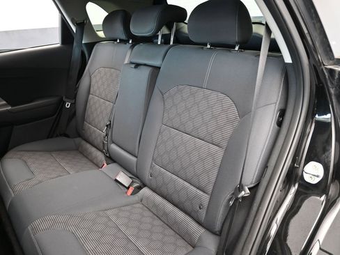 Used 2019 Kia Niro LX image 28