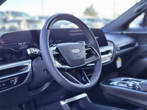 New 2026 Cadillac Lyriq Luxury image 17