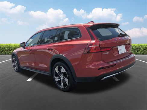 Used 2023 Volvo V60 B5 Cross Country Plus AWD/4WD image 7