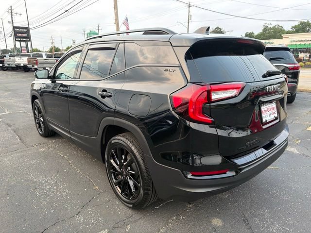 Certified 2024 GMC Terrain SLT w/ Elevation Edition FWD image 4