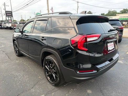 Certified 2024 GMC Terrain SLT w/ Elevation Edition FWD image 4
