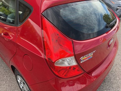 Used 2017 Hyundai Accent SE FWD image 31